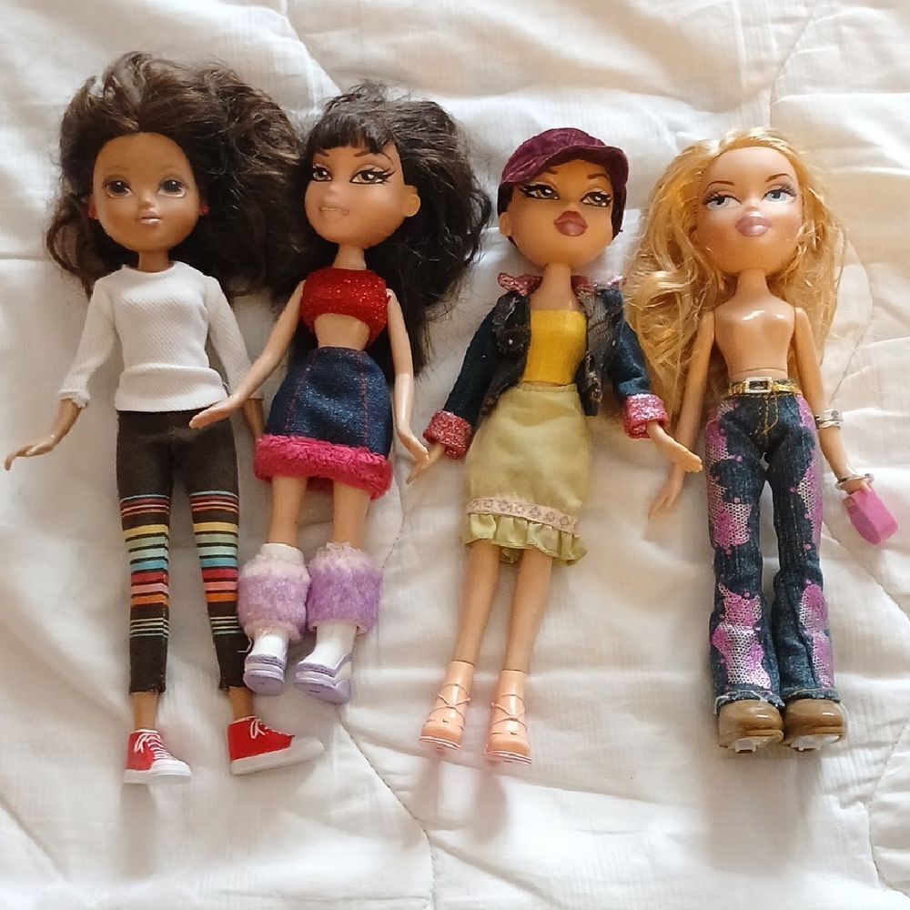Fashion Dolls Set with Colorful Outfits